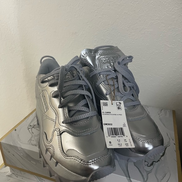 Reebok Cardi B Sneakers New with tags Size 8 - Picture 6 of 8